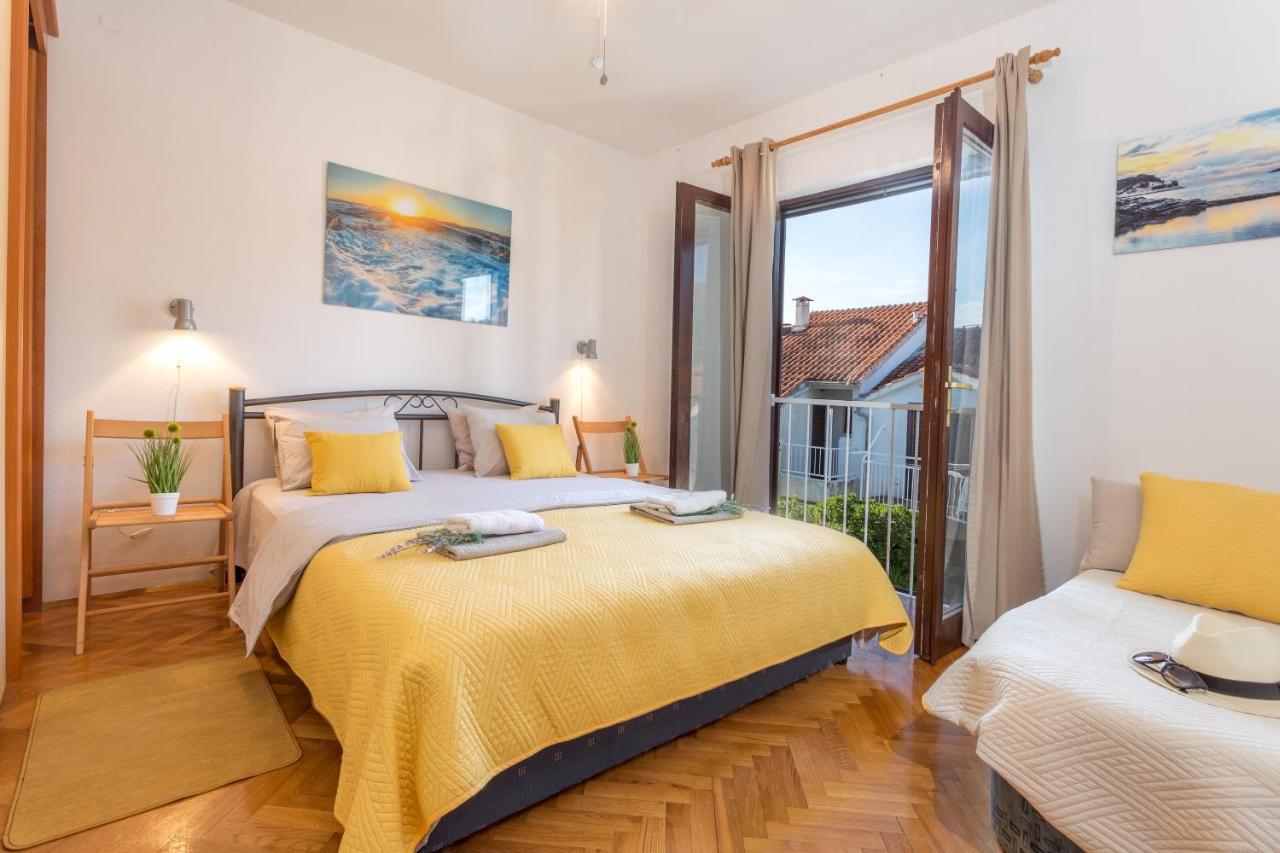 So Hvar So Good! Spacious With Terrace Apartment Hvar Town Luaran gambar