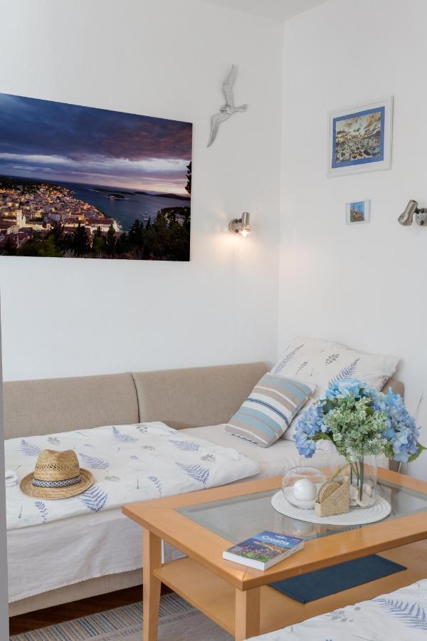 So Hvar So Good! Spacious With Terrace Apartment Hvar Town Luaran gambar